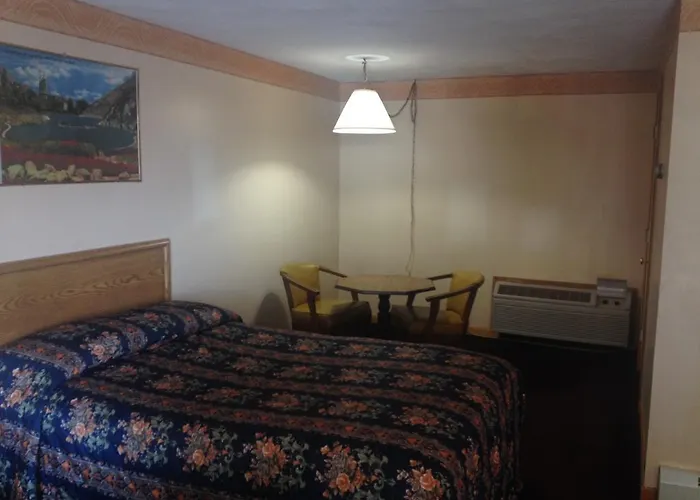 Knotty Pine Motel