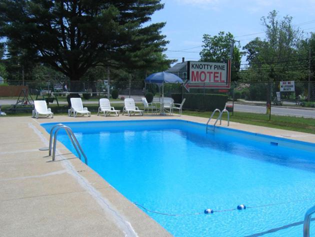 Motel Knotty Pine Salisbury