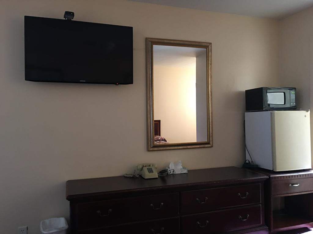 Motel Knotty Pine Salisbury