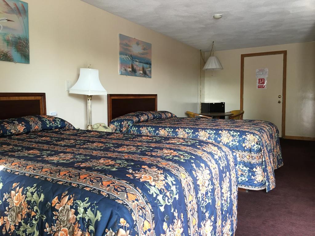 Motel Knotty Pine