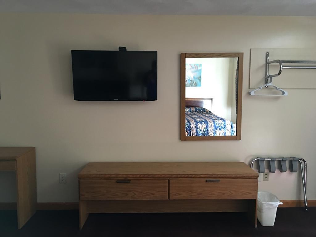Motel Knotty Pine 2*