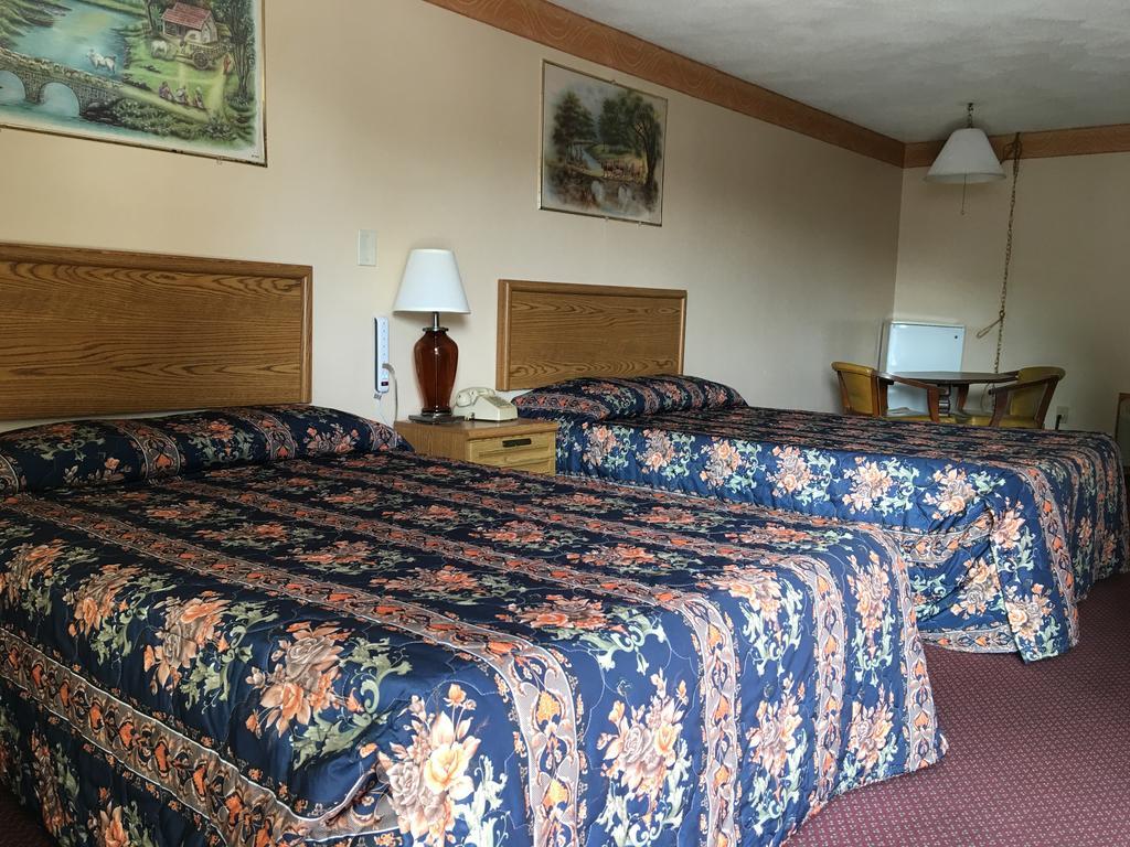 Motel Knotty Pine