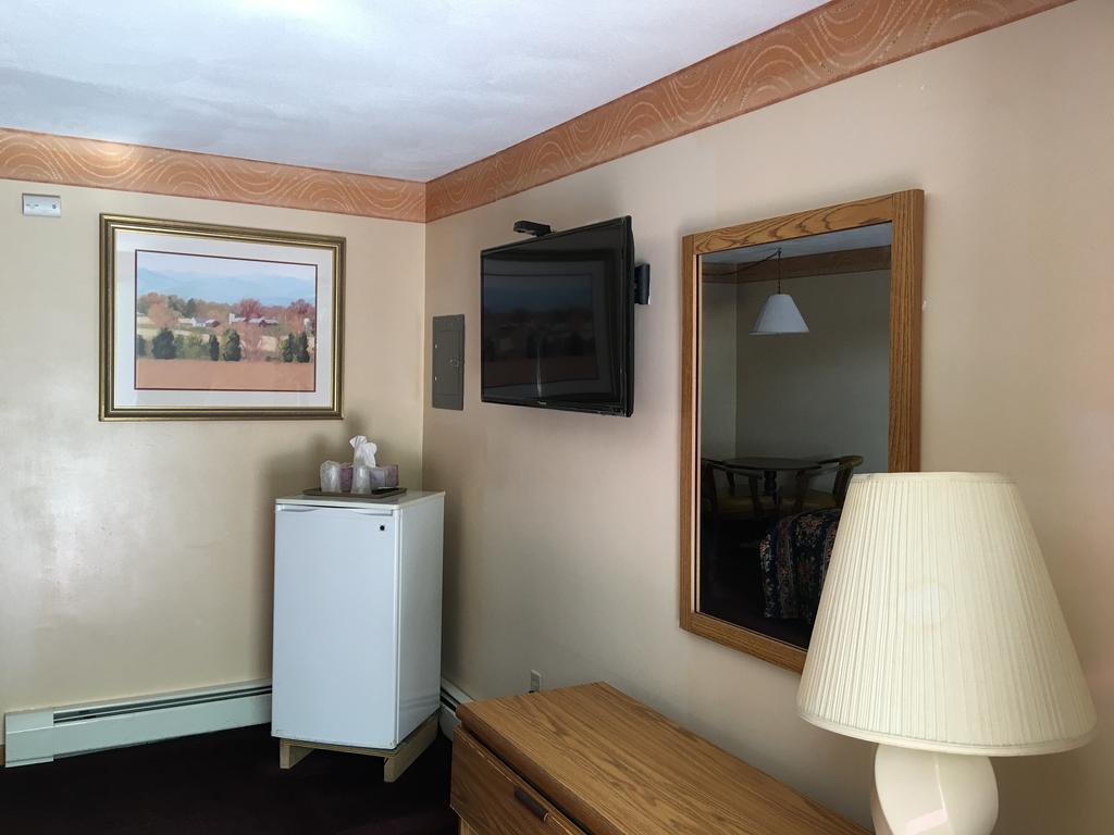 Motel Knotty Pine Salisbury